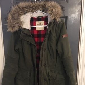 Hollister jacket with fur